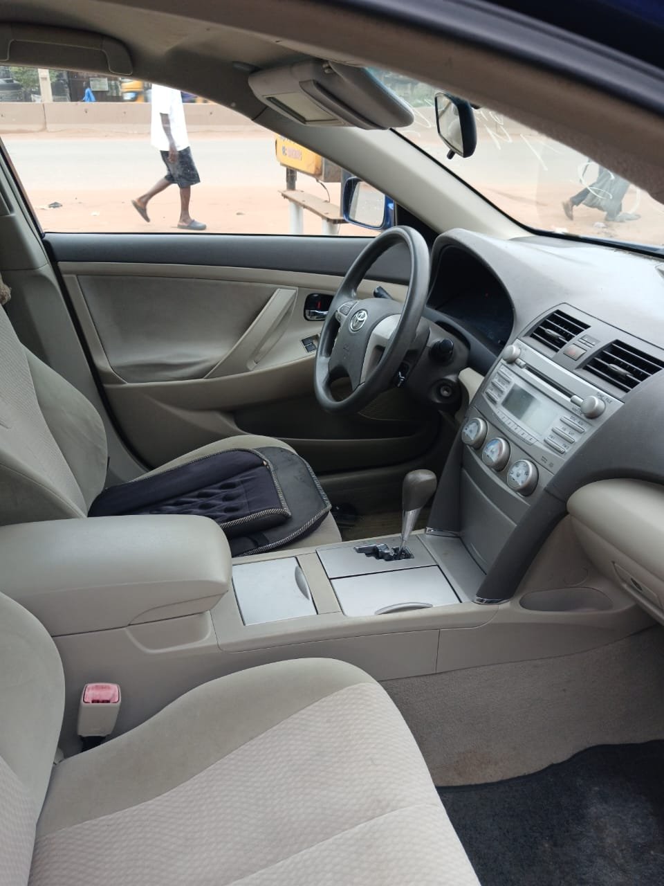2011 Toyota Camry LE 4dr photo 7