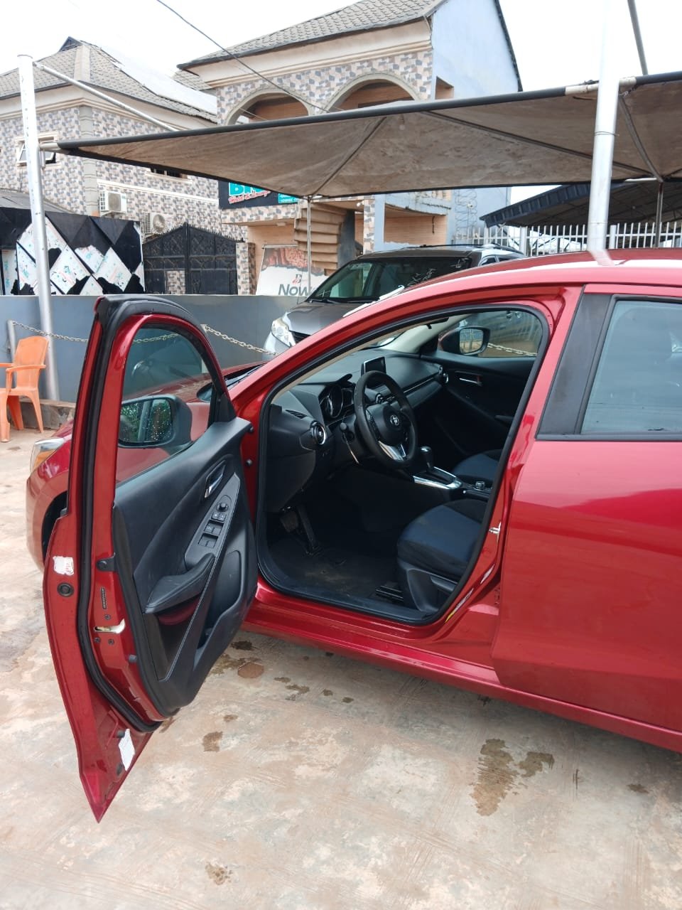 2018 Toyota Yaris Sedan photo 4