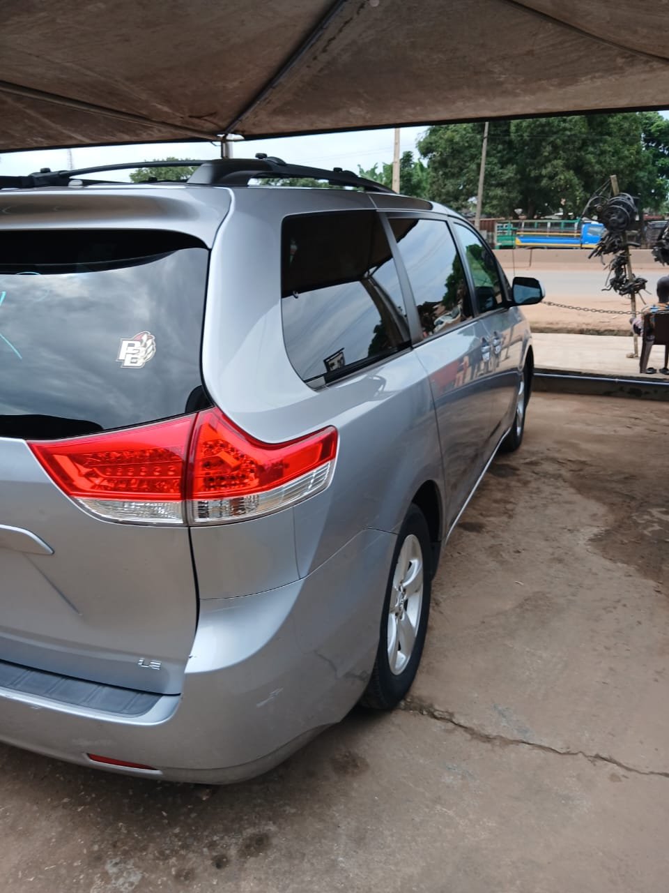 2013 Toyota Sienna 2013 Edition photo 3