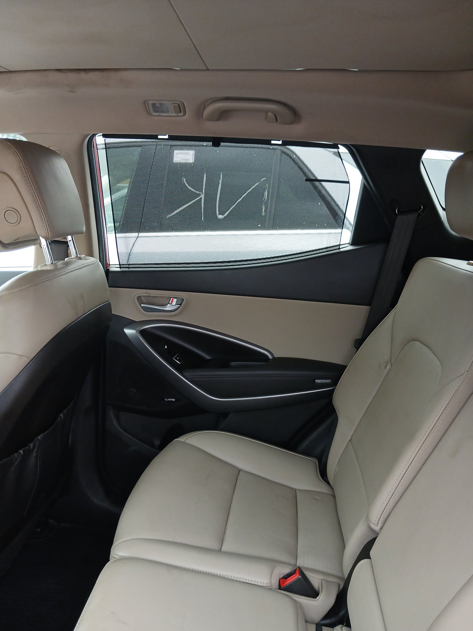 2016 Hyundai SANTA FE photo 14