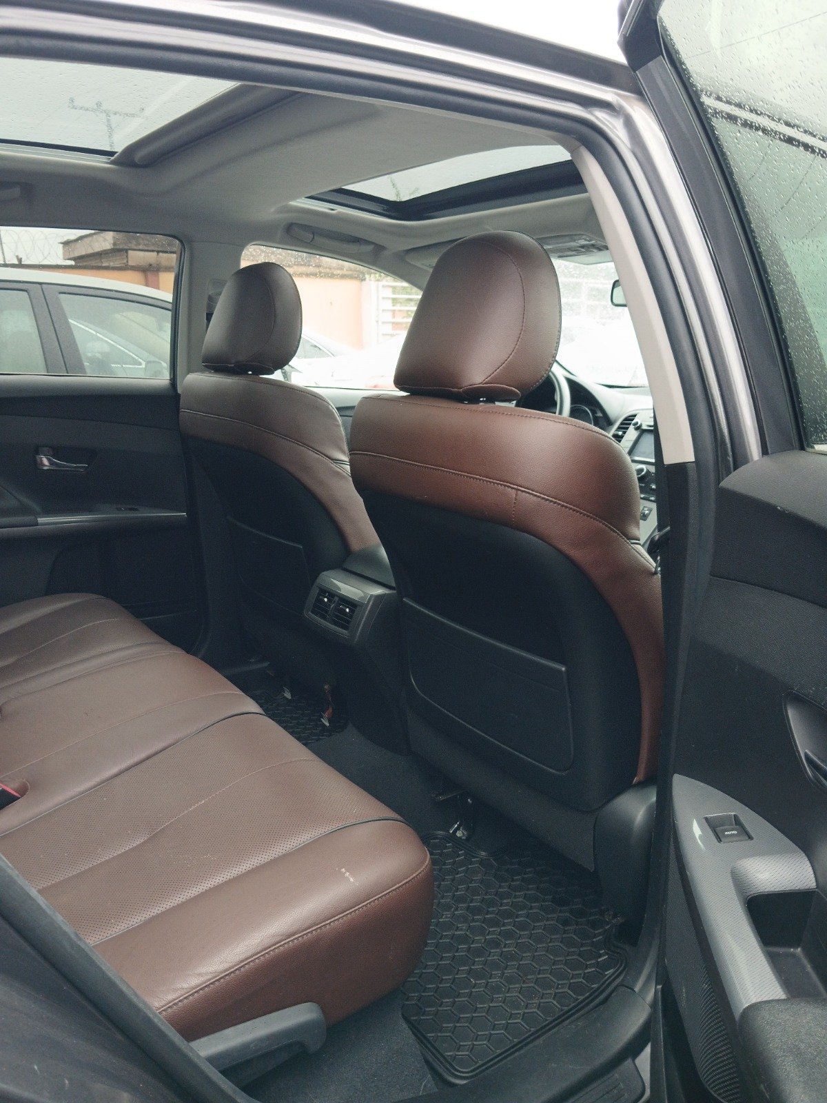 2016 Toyota Venza XLE photo 11
