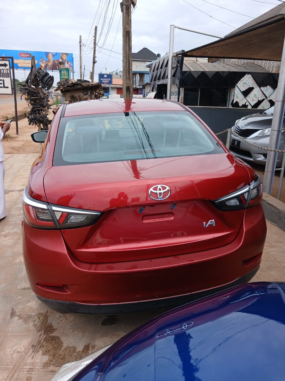 2018 Toyota Yaris Sedan photo 5